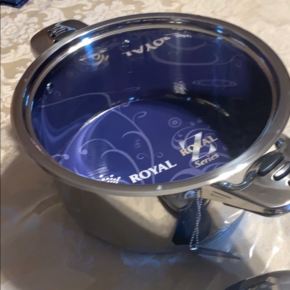 Pot - Picture 2 of 2